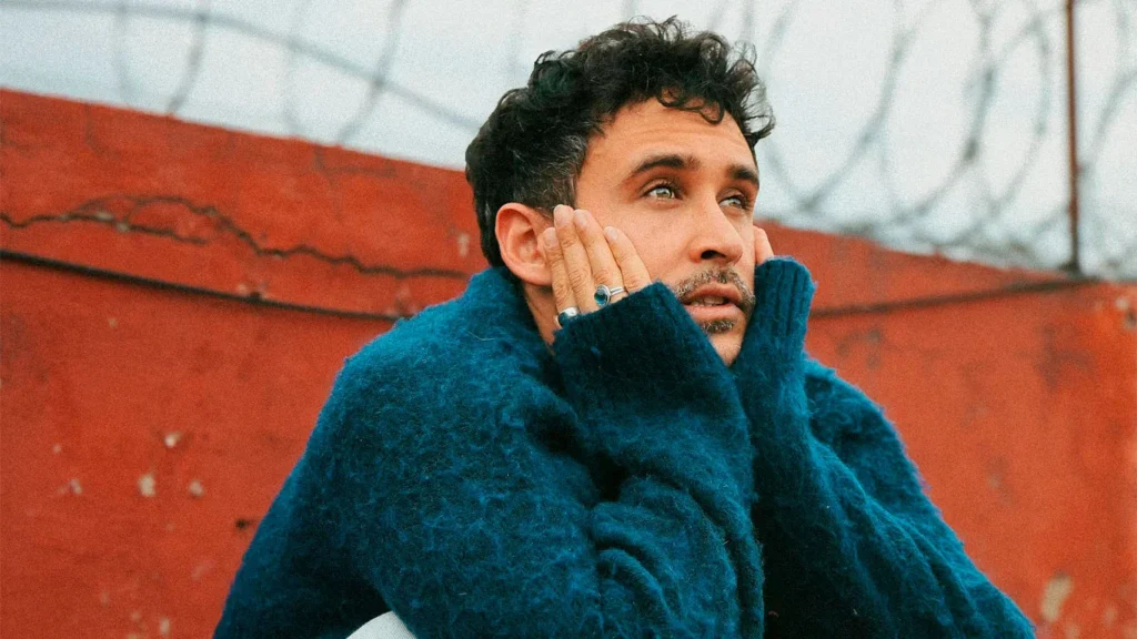 Max Valdés abre su lado más íntimo con el EP acústico Journal